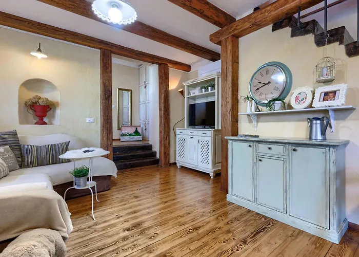 Semesterbostad Valy By Interhome