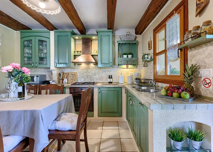 Semesterbostad Valy By Interhome *