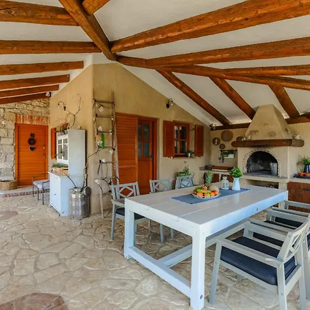 Casa de Férias Vali By Interhome