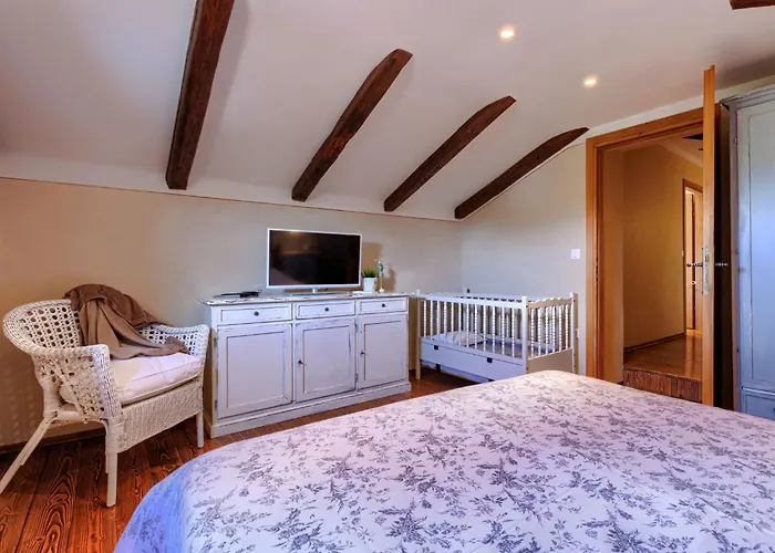 Valy By Interhome *